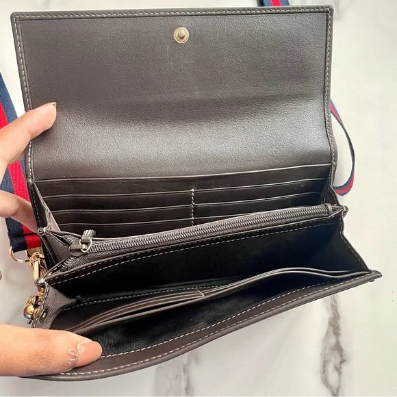 GUCCI GG Microguccissima wallet on Chain 💙❤️ - Picture 11 of 15